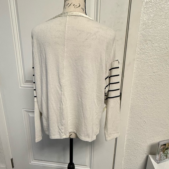 Zara Cream and Black Striped Sweater - Picture 4 of 8